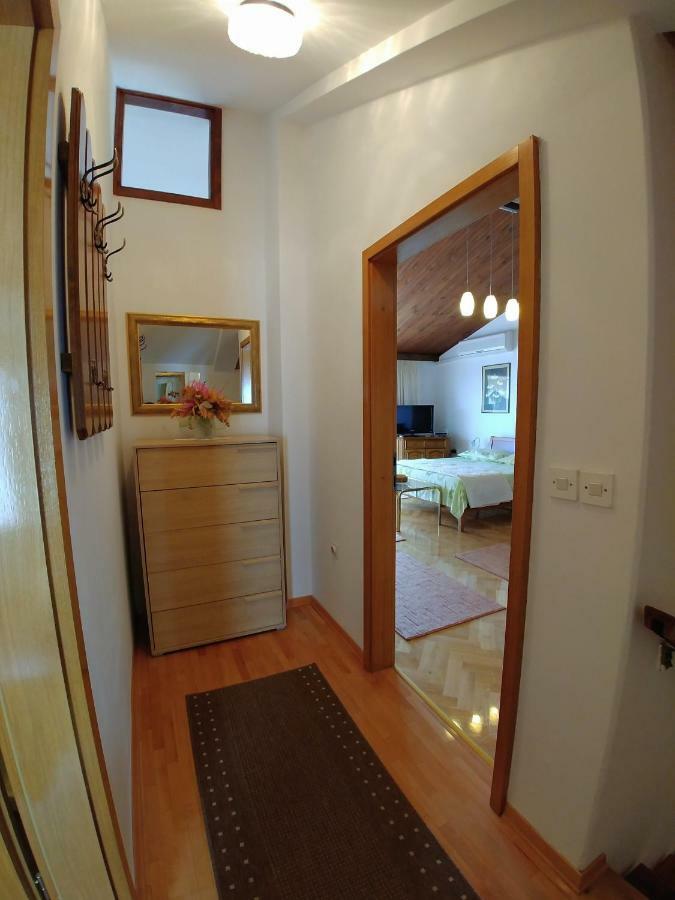 Penthouse Studio With Sea View Makarska Exterior foto